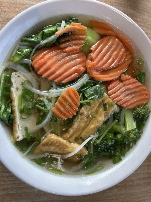 P11-Veggie & Tofu Noodle Soup.