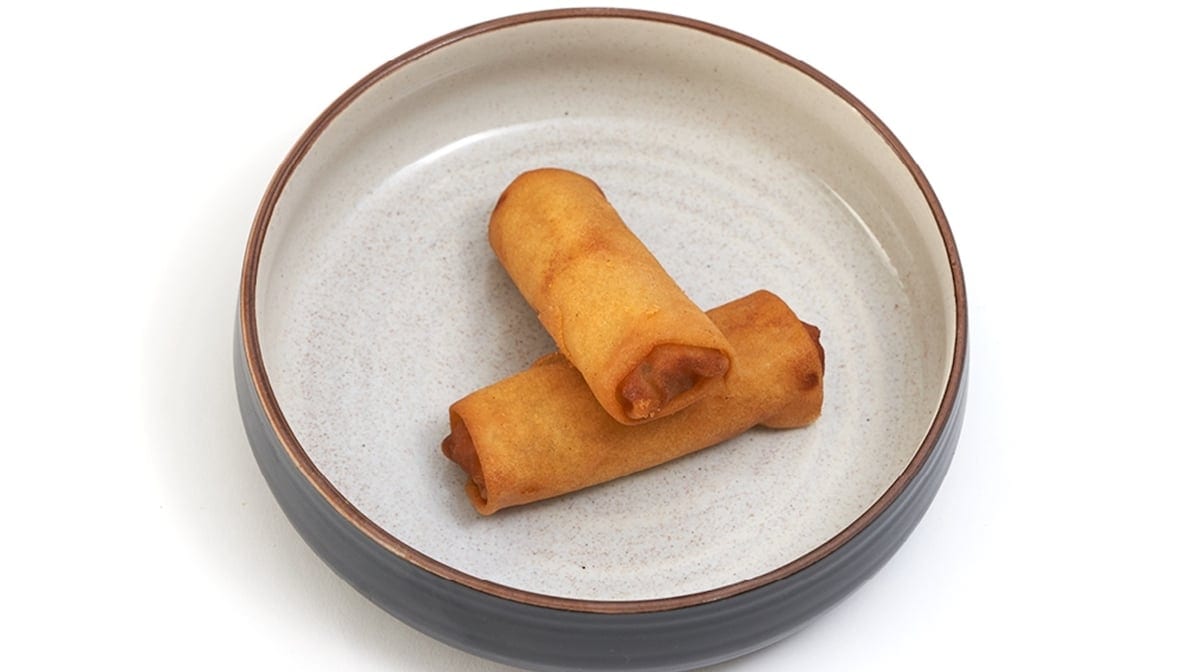 Y1- Sandwich & 2 Egg Rolls & Soft Drink.